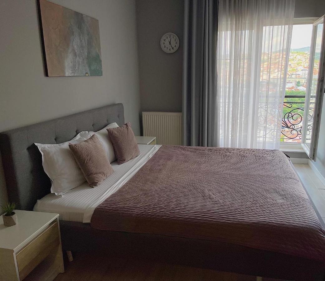 Downtown Apartments Pristina Buitenkant foto