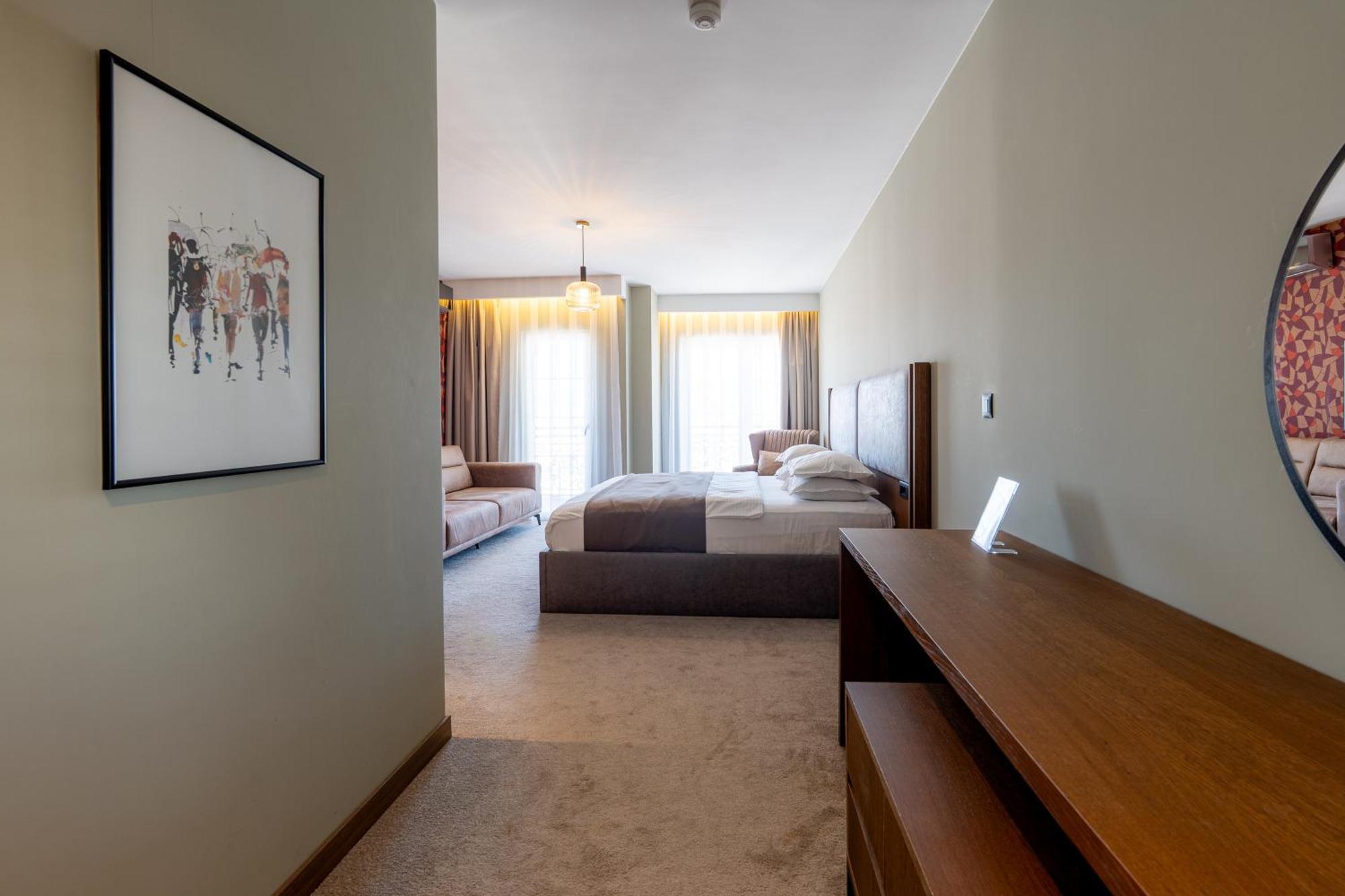 Downtown Apartments Pristina Buitenkant foto