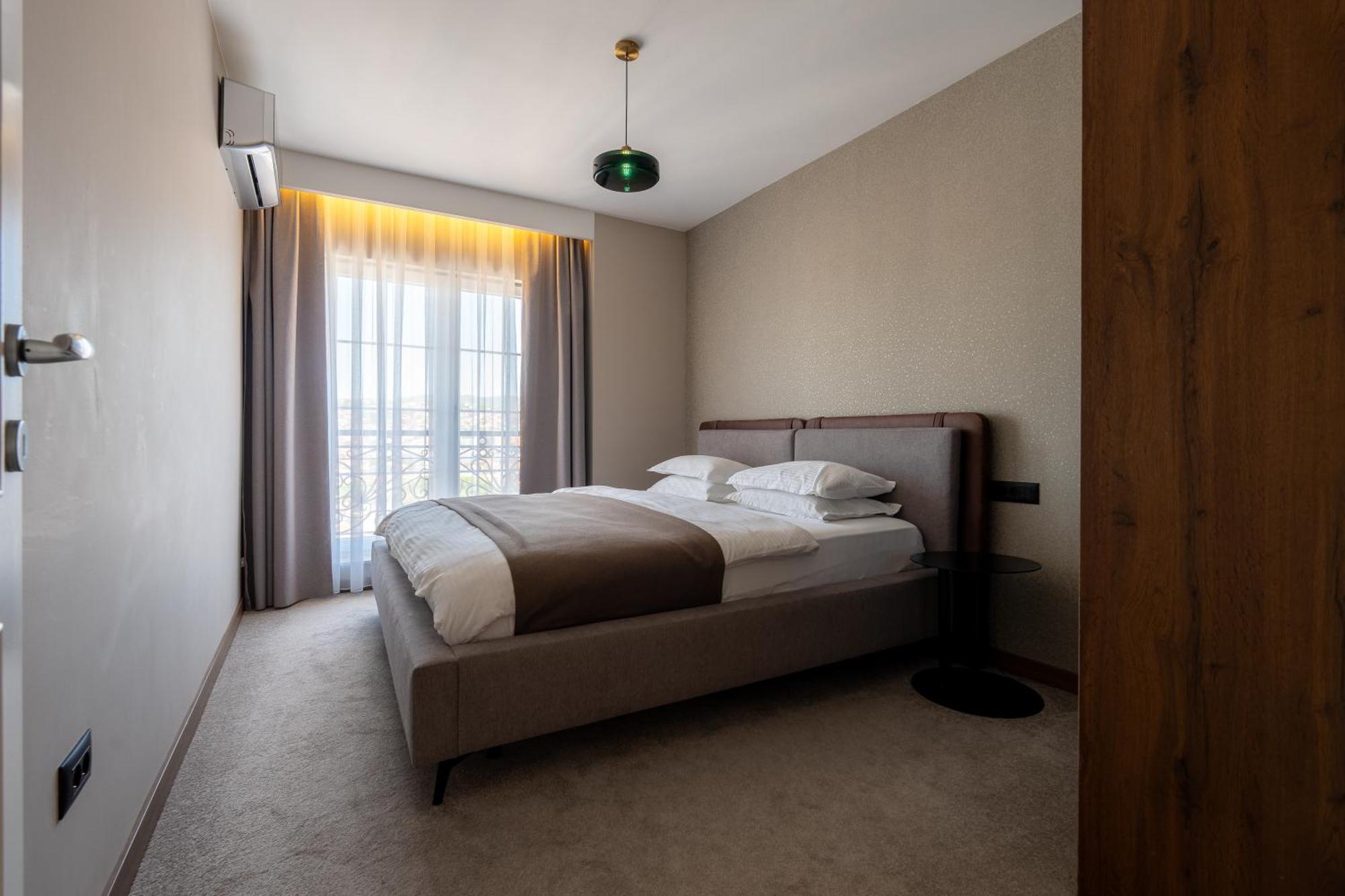 Downtown Apartments Pristina Buitenkant foto
